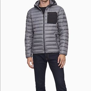PACKABLE DOWN HOODED JACKET